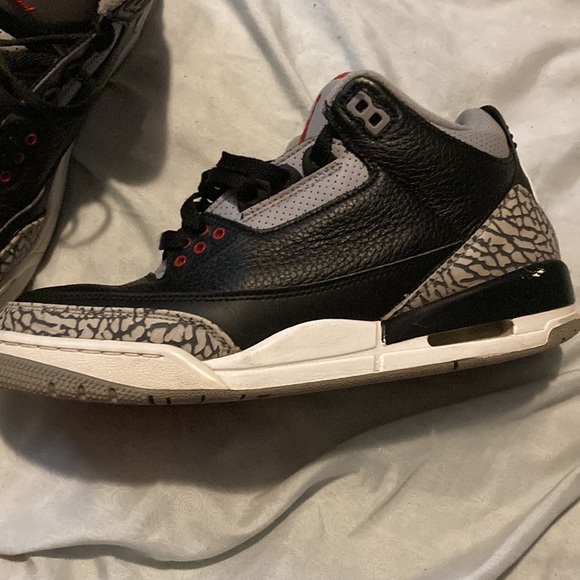 Jordan 3s - Picture 3 of 5